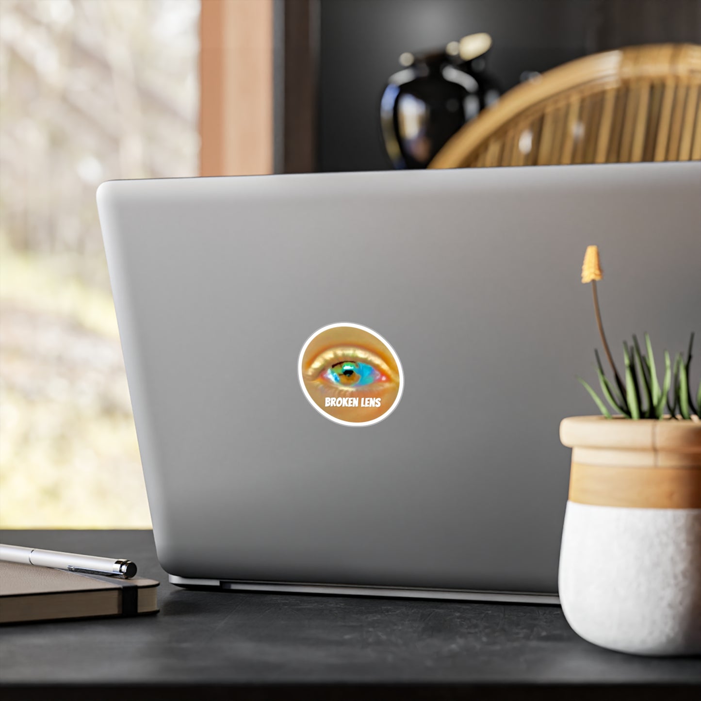 Broken Lens Vinyl Decals - Eye-Catching Stickers for Creative Decor